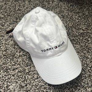 Tommy Hilfiger hat